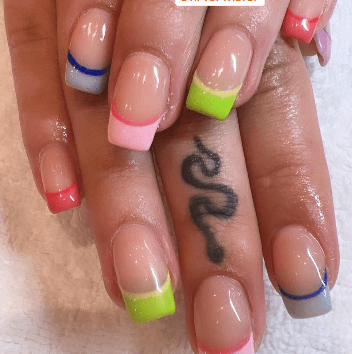 Nagels in regenboog - Tip Top Nagels