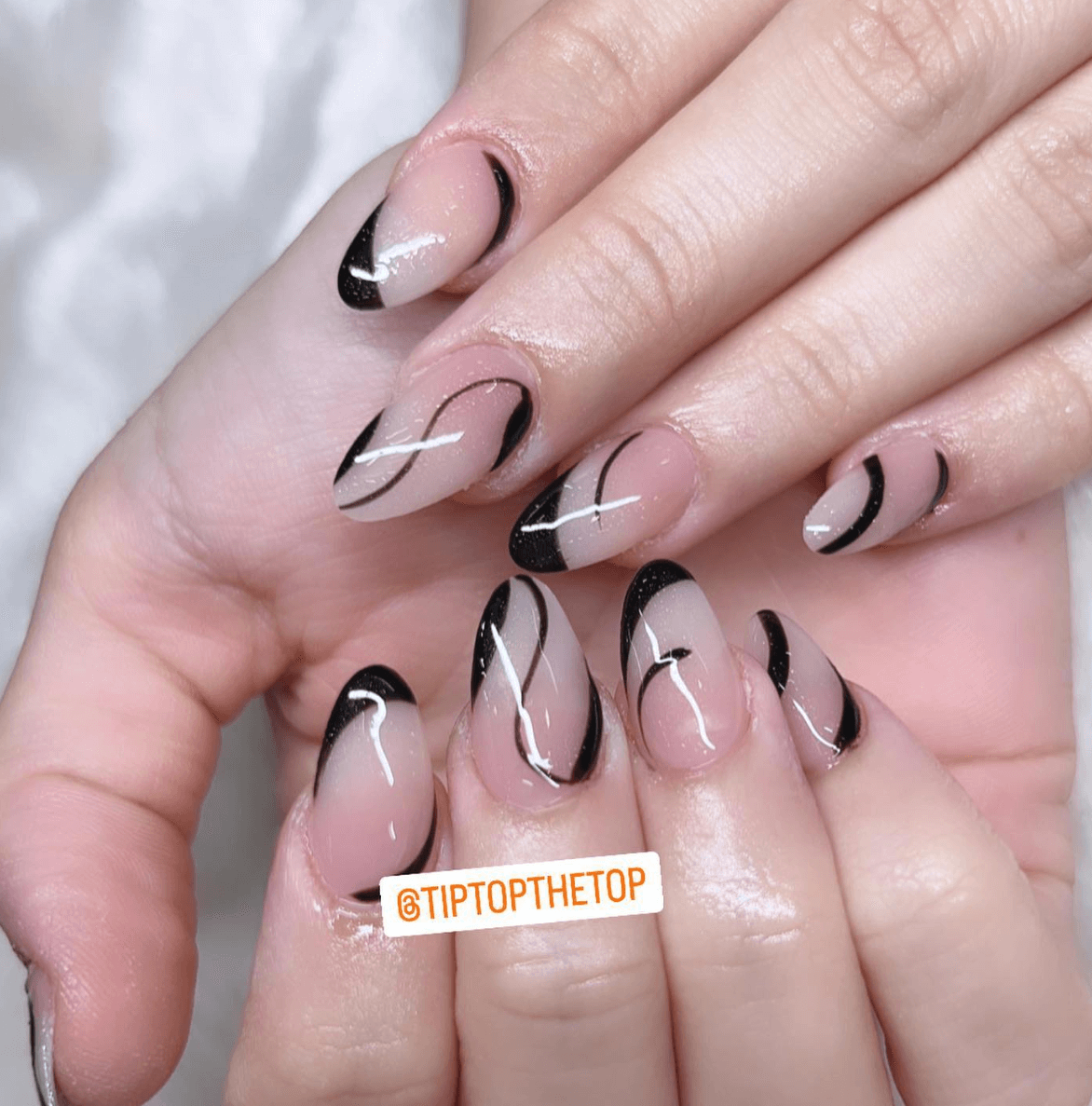 Nagels zwart en lak - Tip Top Nagels