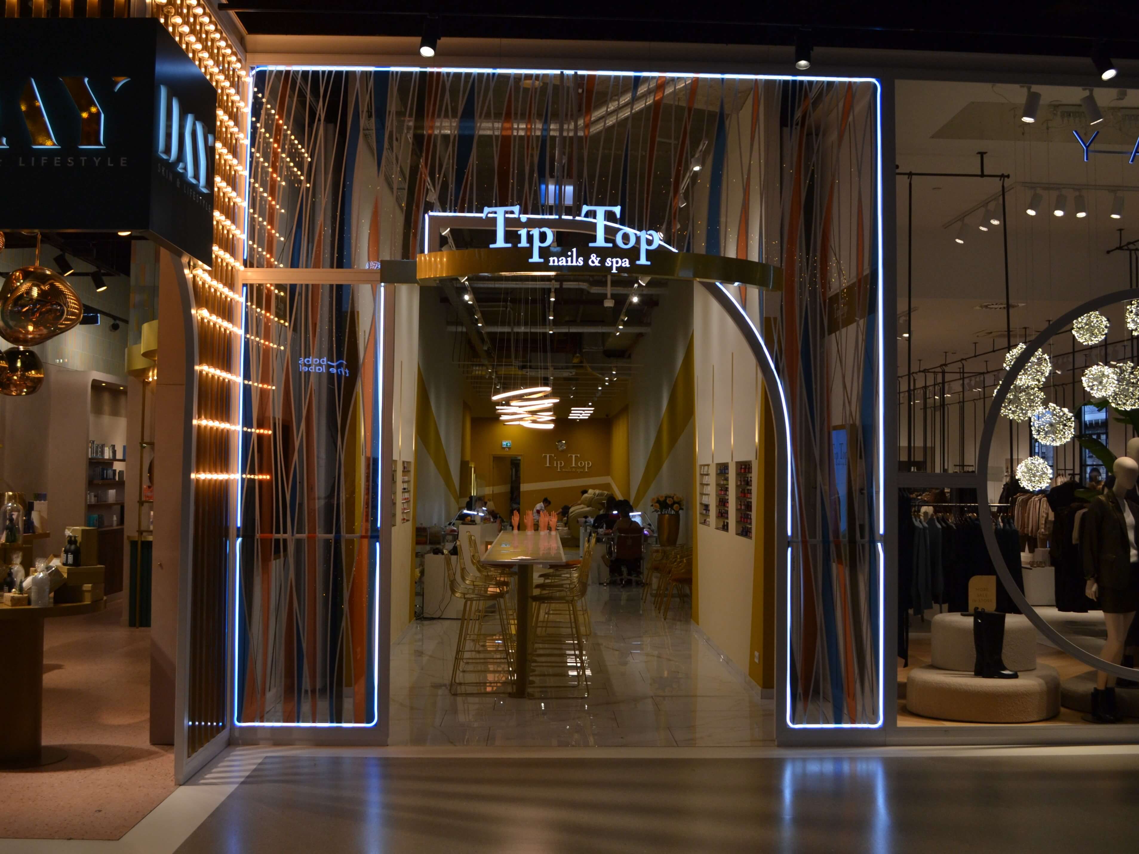 Ingang Tip Top Nails Westfield Mall